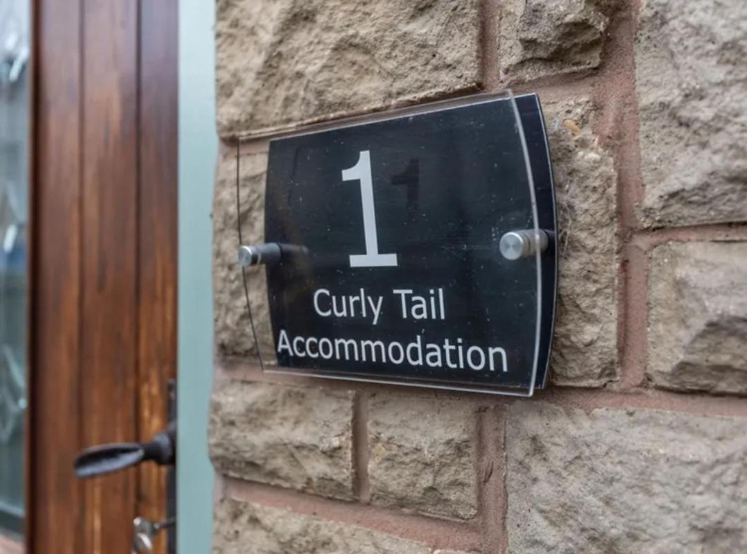 Curly Tail Accommodation Bishop's Castle Bagian luar foto