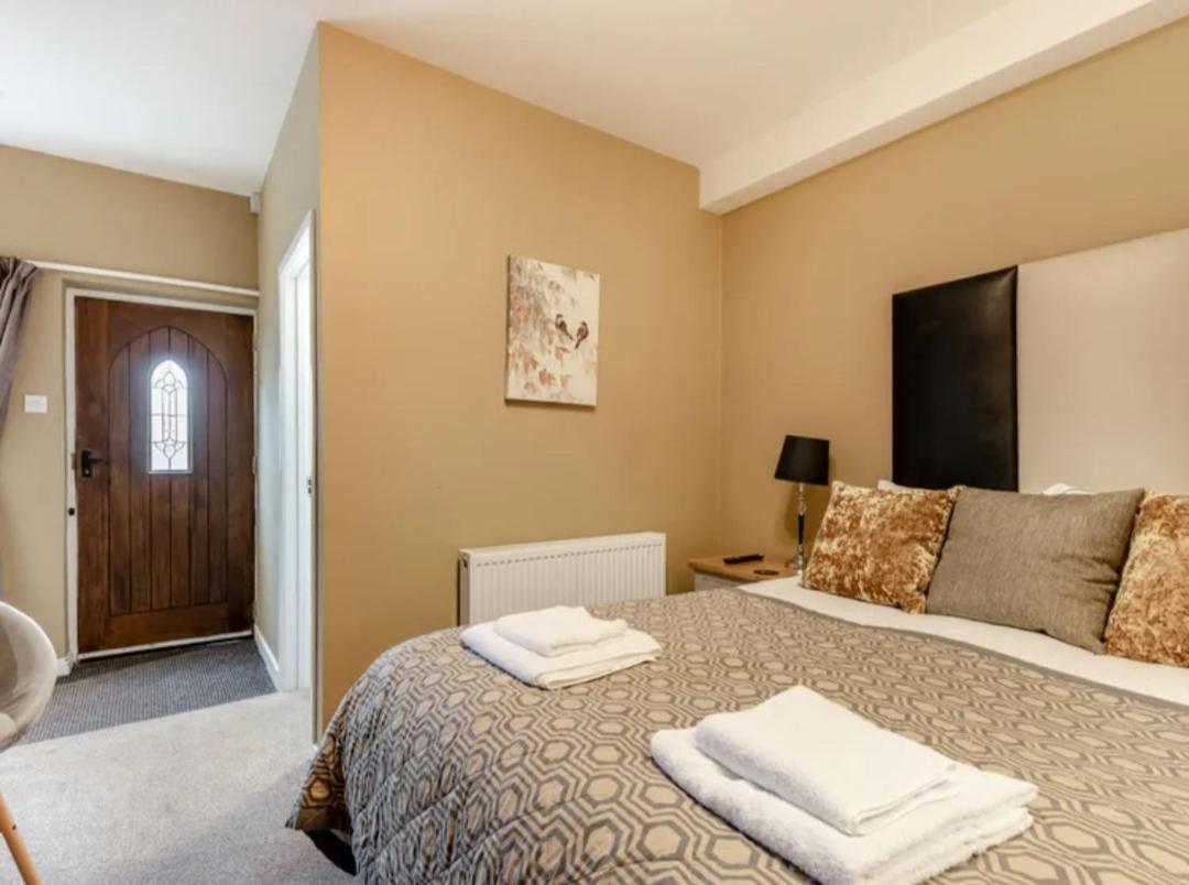 Curly Tail Accommodation Bishop's Castle Bagian luar foto