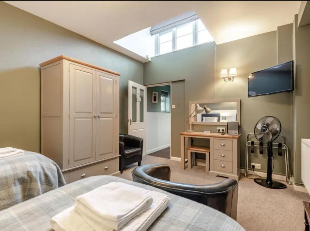 Curly Tail Accommodation Bishop's Castle Bagian luar foto