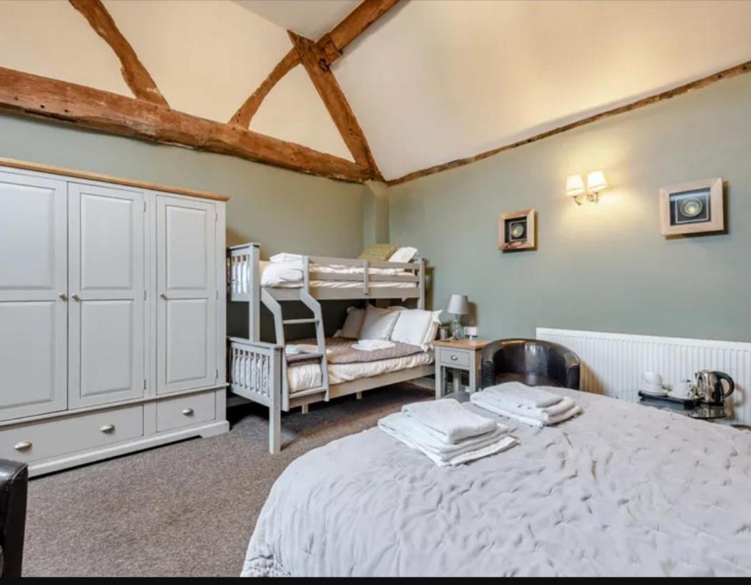 Curly Tail Accommodation Bishop's Castle Bagian luar foto